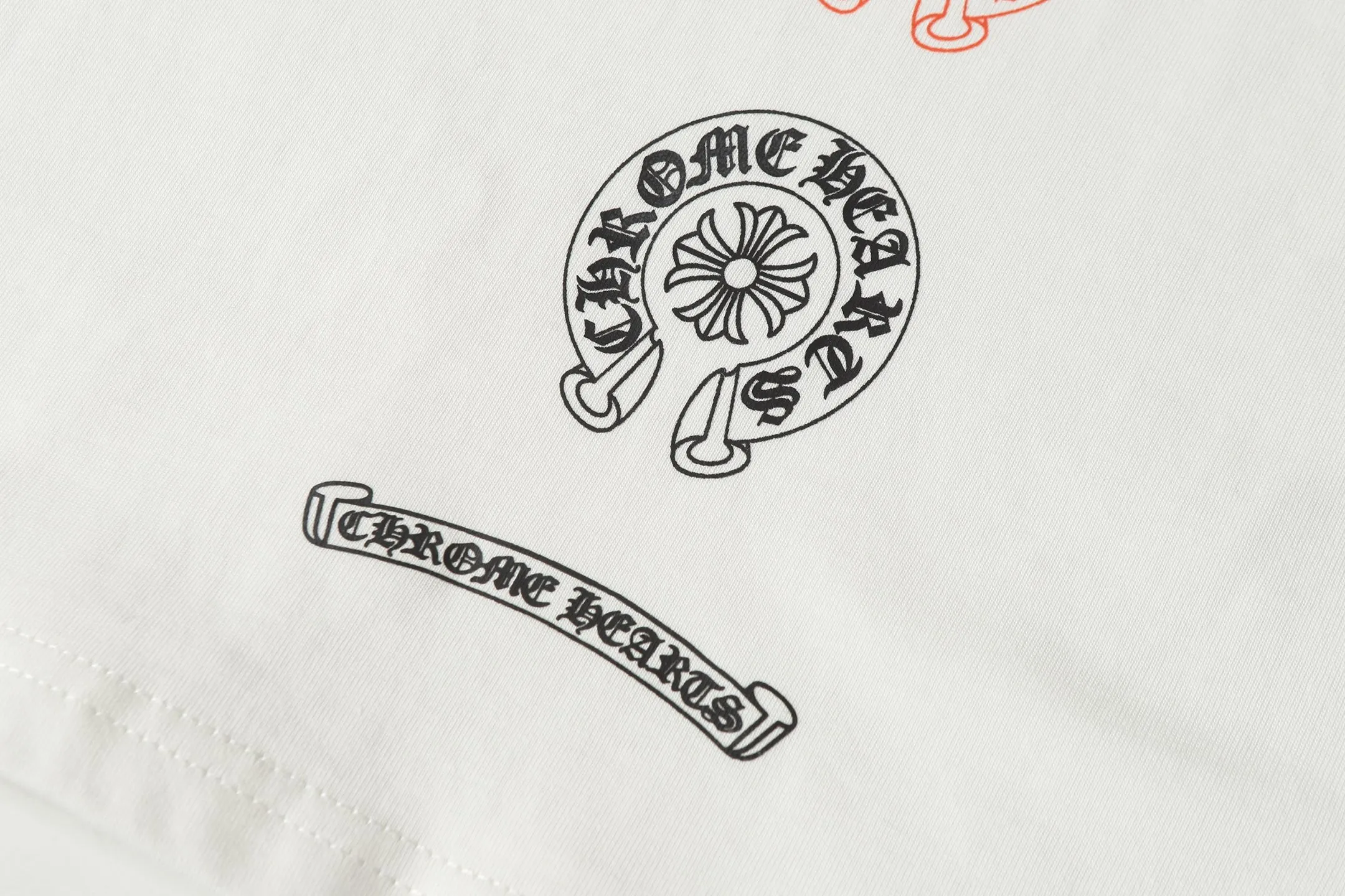 P160 Chrome Hearts CH Chrome Hearts Colorful Horseshoe Sanskrit Letter Printed Short Sleeve T-shirt Uses direct injection imported machine printing Hardware and accessories are milled and customized Correct configuration Black 2025 Chrome Hearts authentic packaging 260 grams of custom-dyed double yarn cotton Large version Loose and stylish Differentiated from low version slim and long version The upper body stretches the hips 100% commitment: top quality Not fast food The highest version on the market Top quality - different from the ordinary versions on the market If you care about quality, you should also respect the price. Absolutely 0 after-sales service and 0 return rate so far. It’s hard not to love the style - 260g double yarn cotton custom dyed fabric - Correct high-density main mark, washed tag, hand-sewn